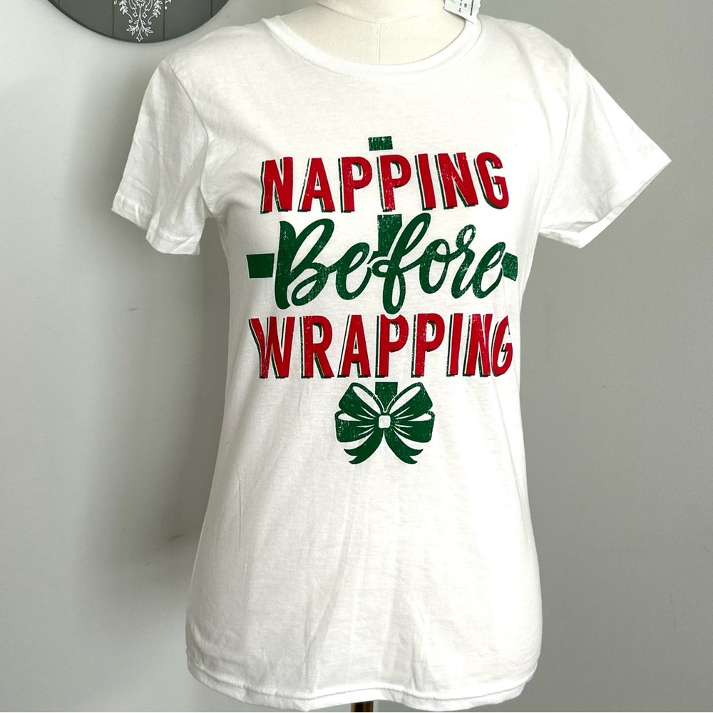 Holiday Tee Shirt “Napping Before Wrapping ” Softstyle 880 Gilden Size Small NWT